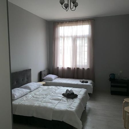 Гостевой Двор Дамира Hotel Pizunda Bagian luar foto