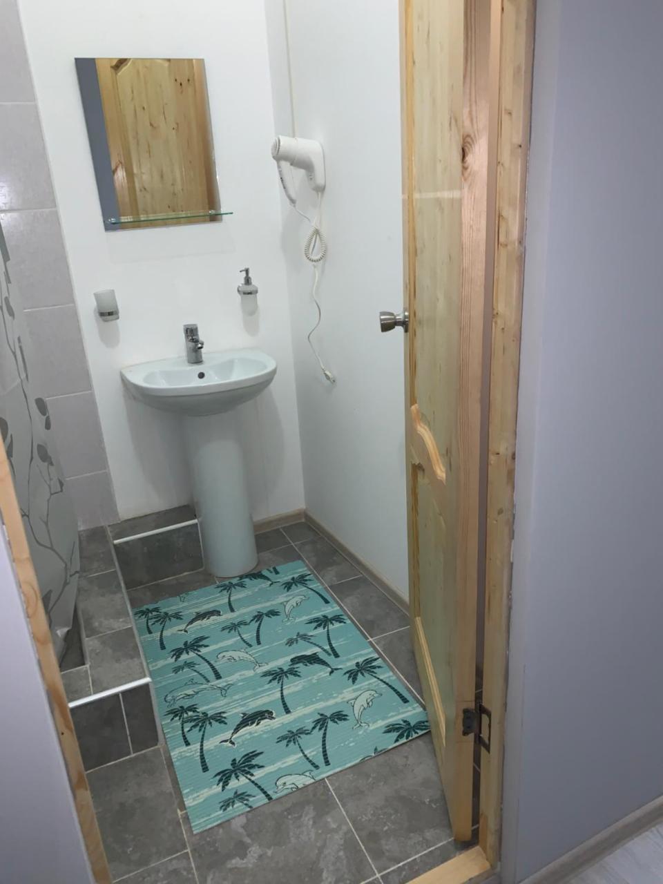 Гостевой Двор Дамира Hotel Pizunda Bagian luar foto